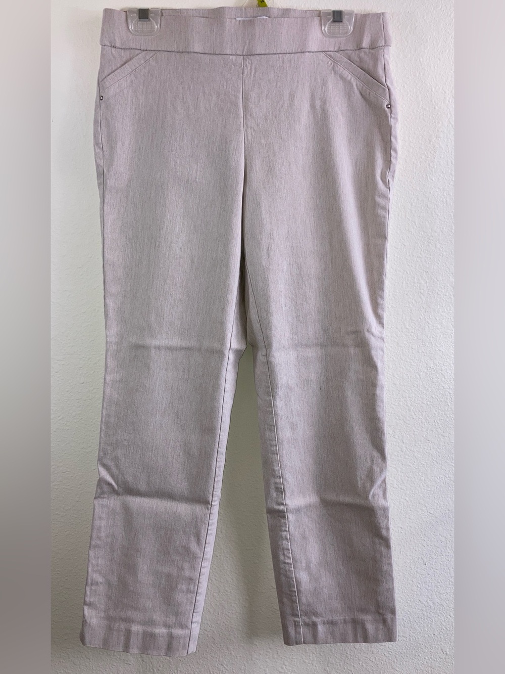 Liz Claiborne April Beige Flat Front Pants Size 6 Stretch Career